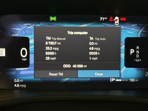 Certified 2023 Volvo XC40 B5 Ultimate w/ Climate Package AWD/4WD image 17