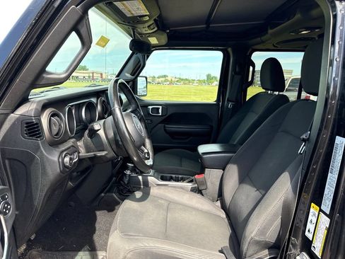 Used 2018 Jeep Wrangler Unlimited Sport S AWD/4WD image 13