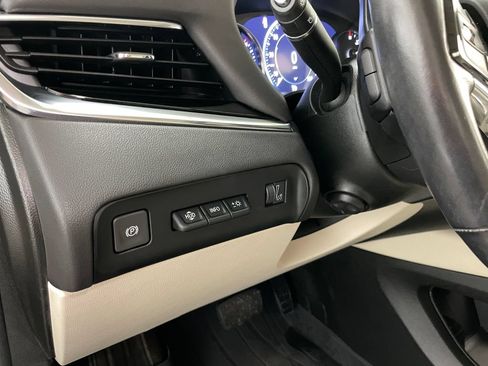 Certified 2022 Buick Enclave Avenir w/ Avenir Technology Package AWD/4WD image 32