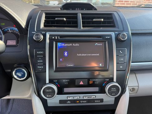 Used 2013 Toyota Camry LE image 14