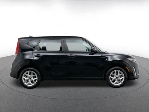Used 2025 Kia Soul LX w/ LX Technology Package FWD image 10