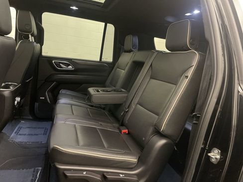 Used 2023 GMC Yukon XL SLT AWD/4WD image 20