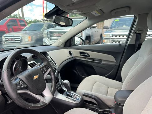 Used 2014 Chevrolet Cruze LT FWD image 10