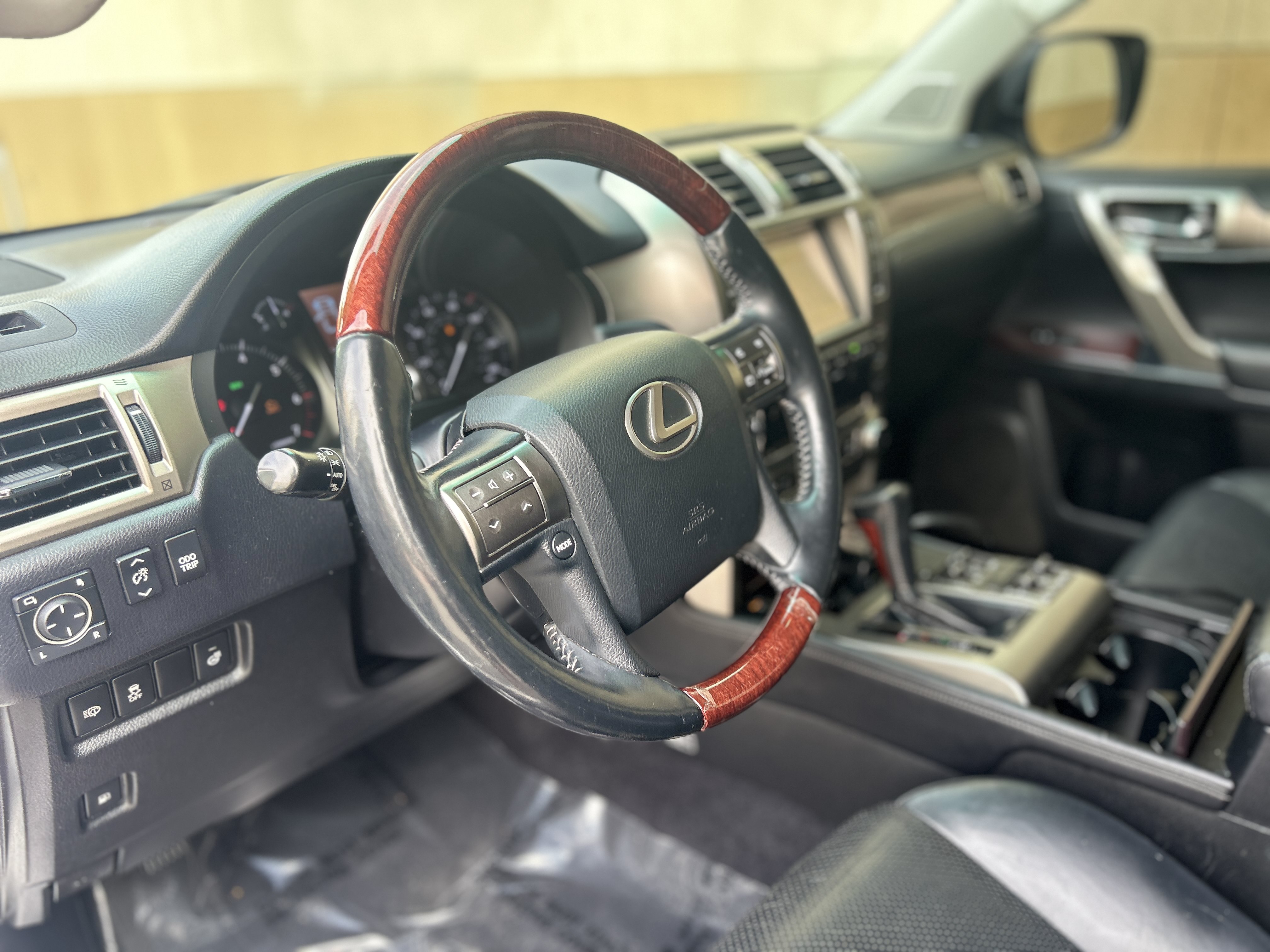 Used 2014 Lexus GX 460 Luxury AWD/4WD image 15