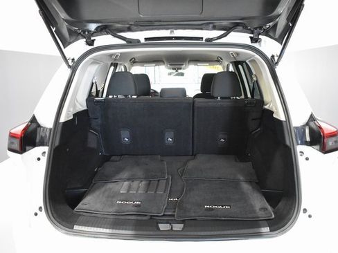 Certified 2025 Nissan Rogue S image 28