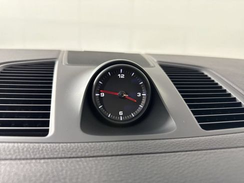 Certified 2023 Porsche Cayenne Platinum Edition AWD/4WD image 29