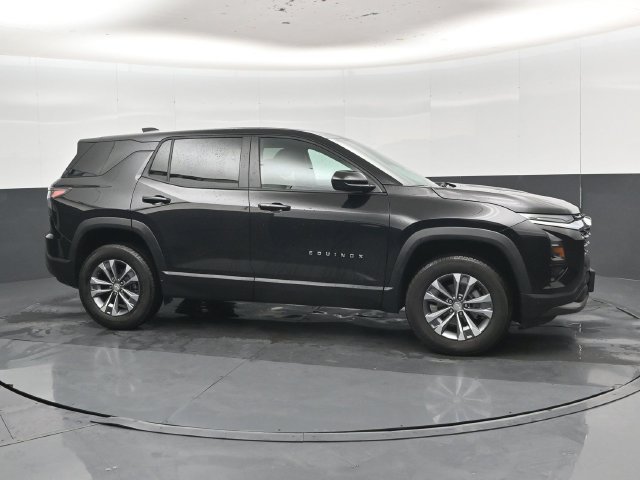 Used 2026 Chevrolet Equinox LT AWD/4WD image 34