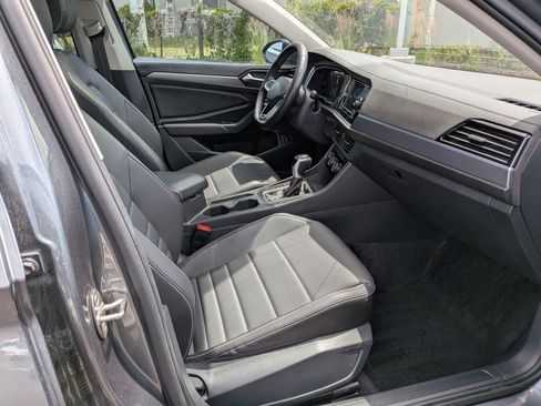 Used 2024 Volkswagen Jetta SE w/ Panoramic Sunroof Package FWD image 34