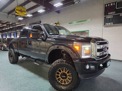 Used 2015 Ford F250 Lariat w/ Lariat Interior Package image 15