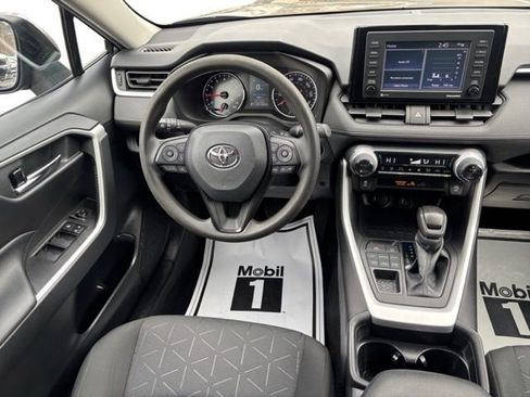 Used 2021 Toyota RAV4 XLE w/ Convenience Package image 14