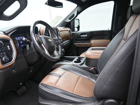 Used 2022 Chevrolet Silverado 2500 High Country w/ Z71 Off-Road Package image 12