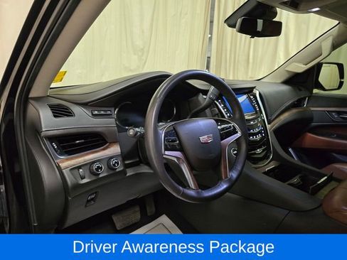 Used 2020 Cadillac Escalade Premium Luxury AWD/4WD image 17