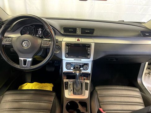 Used 2010 Volkswagen CC Sport image 17
