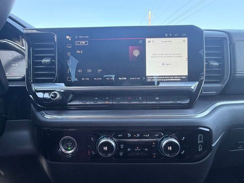 Used 2024 GMC Sierra 1500 SLT image 14