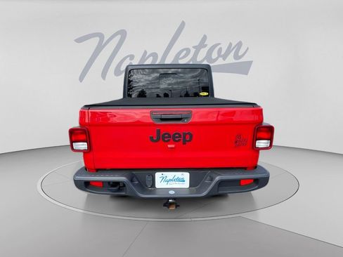 Used 2022 Jeep Gladiator Sport AWD/4WD image 7