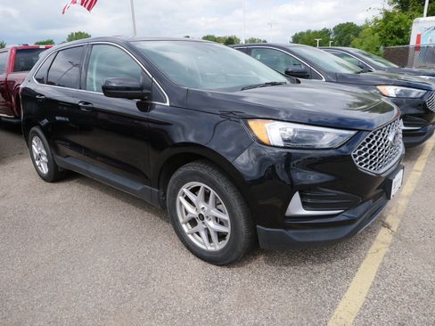 Used 2024 Ford Edge SEL AWD/4WD image 3