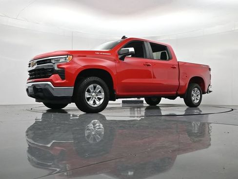 Used 2025 Chevrolet Silverado 1500 LT AWD/4WD image 40