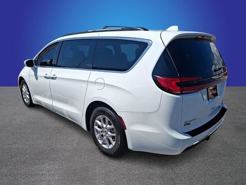 Used 2022 Chrysler Pacifica Touring-L FWD image 6