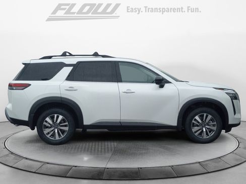 New 2026 Nissan Pathfinder SL image 8