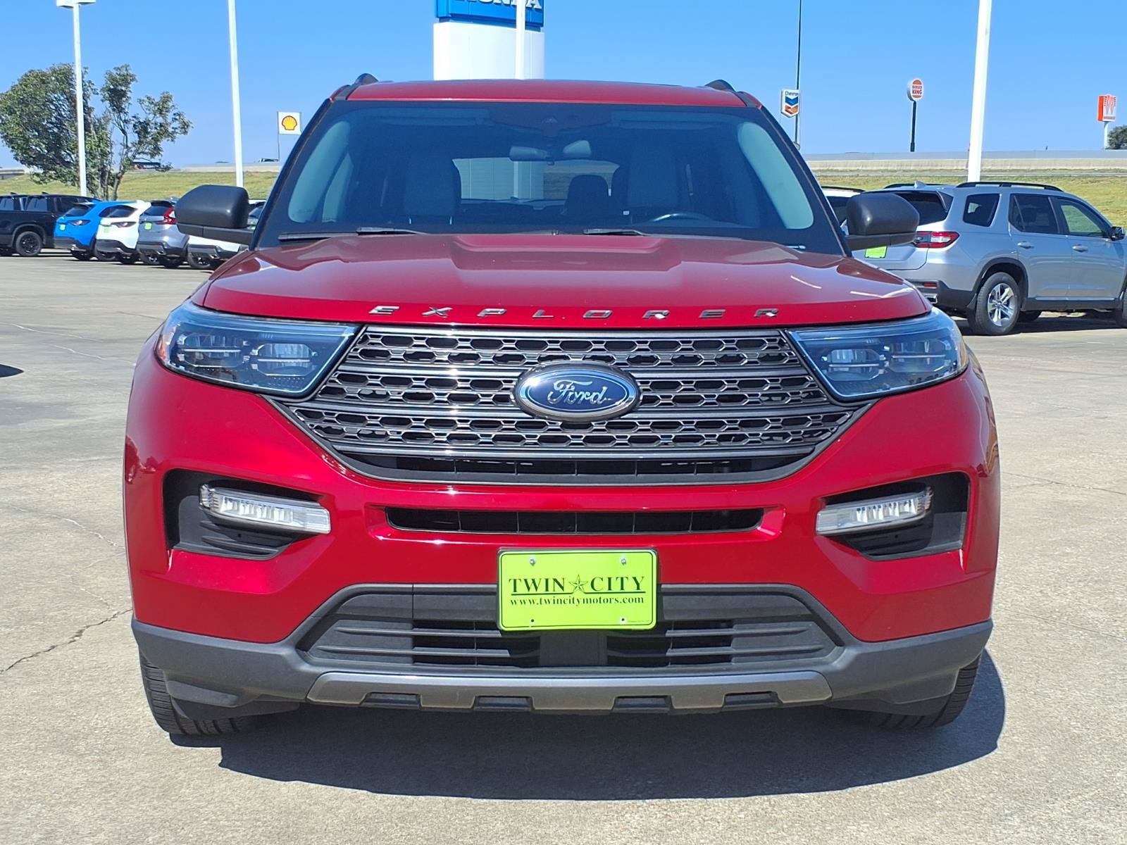 Used 2021 Ford Explorer XLT w/ Equipment Group 202A RWD image 5