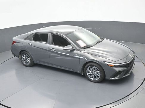 Used 2024 Hyundai Elantra SEL FWD image 49