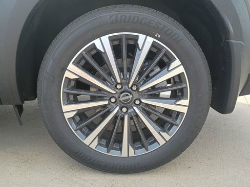 New 2026 Nissan Pathfinder Platinum image 42