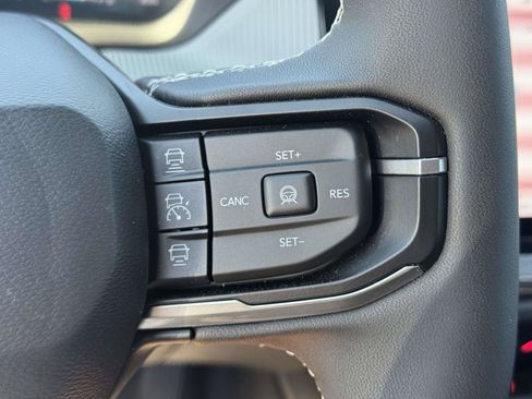 Used 2026 Jeep Cherokee Laredo AWD/4WD image 21