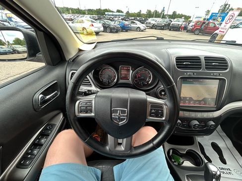 Used 2018 Dodge Journey Crossroad w/ Nav & Sun Group FWD image 31