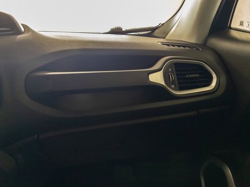 Used 2021 Jeep Renegade Sport image 30