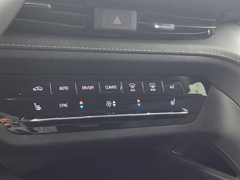 Used 2023 Buick Envision Preferred FWD image 12
