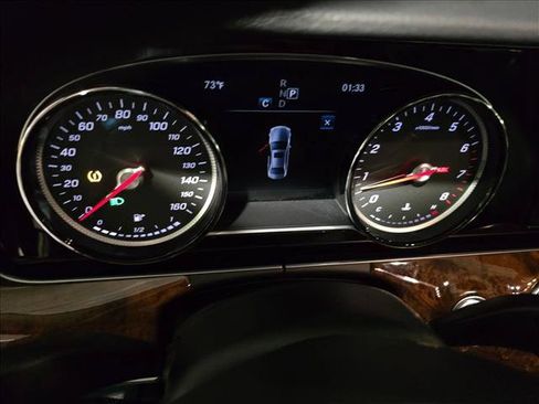 Used 2018 Mercedes-Benz E 300 4MATIC image 21