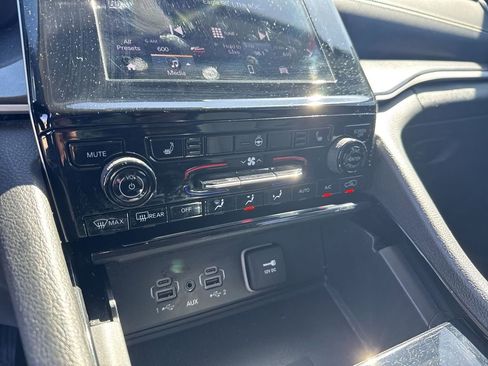 Used 2023 Jeep Grand Cherokee L Laredo w/ Luxury Tech Group I image 25