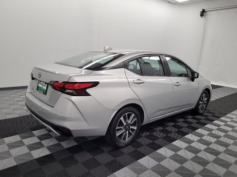 Used 2025 Nissan Versa SV FWD image 9