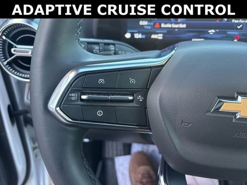 Used 2025 Chevrolet Equinox LT w/ Safety and Technology Package image 13