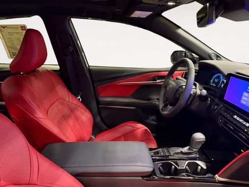 Used 2025 Toyota Camry XSE image 16