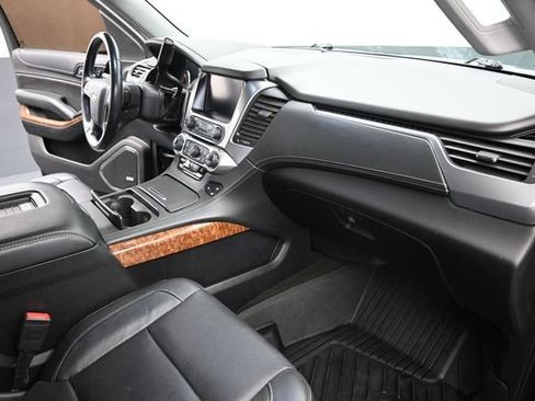 Used 2018 Chevrolet Tahoe Premier AWD/4WD image 28