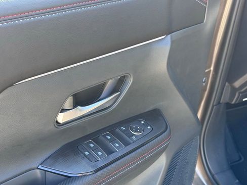 New 2026 Nissan Kicks SR image 12