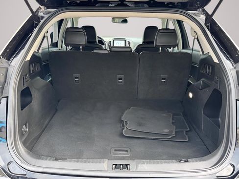 Used 2023 Ford Edge SEL image 19