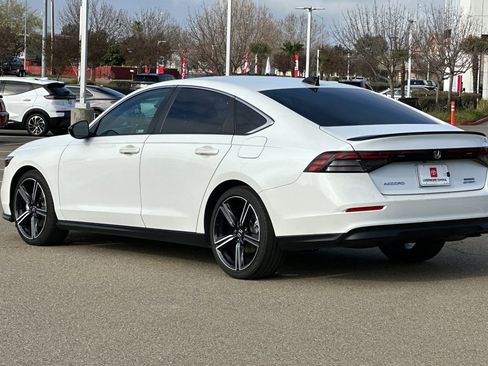 Used 2023 Honda Accord Sport image 6