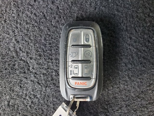 Used 2024 Chrysler Pacifica Touring-L FWD image 31