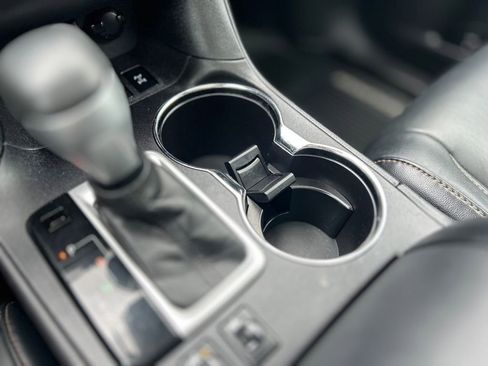 Used 2017 Toyota Highlander XLE image 17