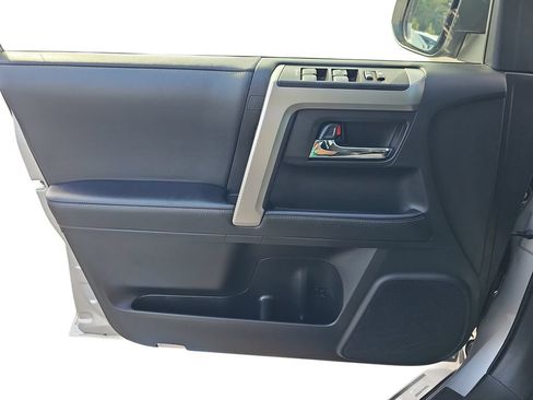 Used 2024 Toyota 4Runner SR5 AWD/4WD image 26