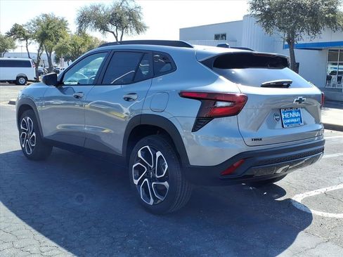 New 2026 Chevrolet Trax RS image 8