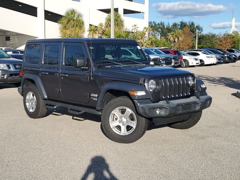 Used 2018 Jeep Wrangler Unlimited Sport S image 32