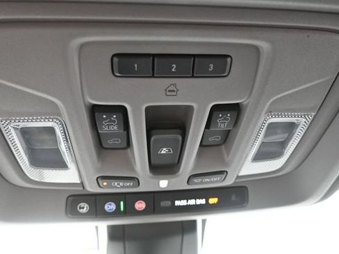 Used 2020 GMC Sierra 3500 Denali w/ Denali Ultimate Package AWD/4WD image 28