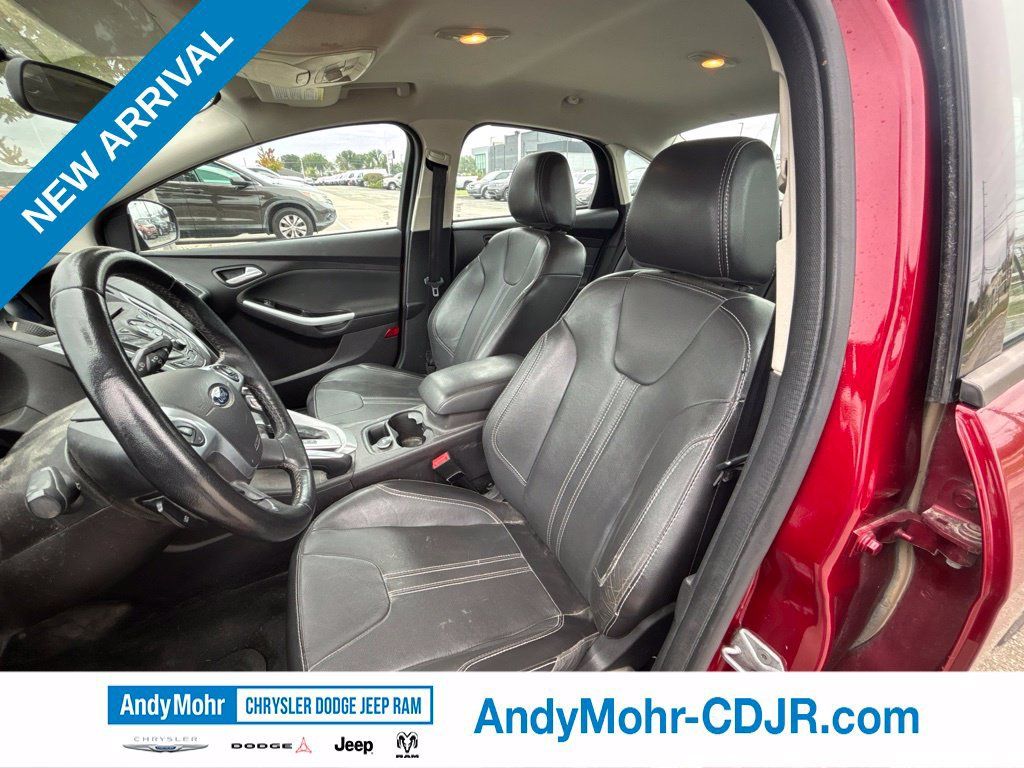 Used 2014 Ford Focus SE w/ Equipment Group 201A FWD image 11