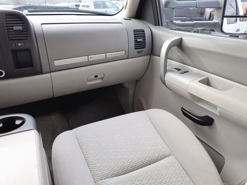 Used 2008 GMC Sierra 2500 SLE w/ Z71 Off-Road Package image 20