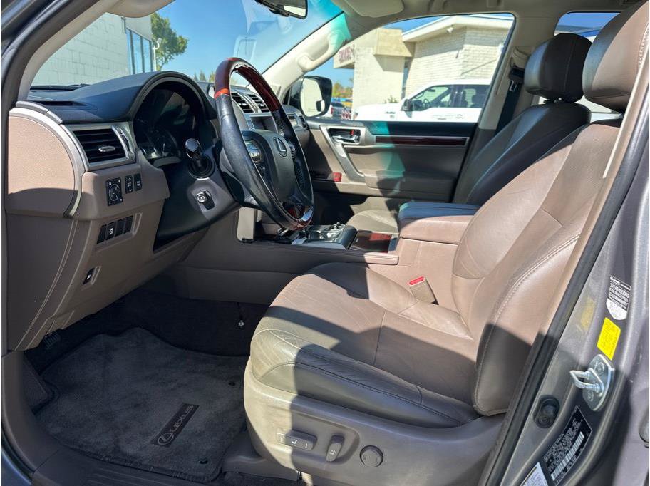 Used 2011 Lexus GX 460 w/ Convenience Pkg AWD/4WD image 19