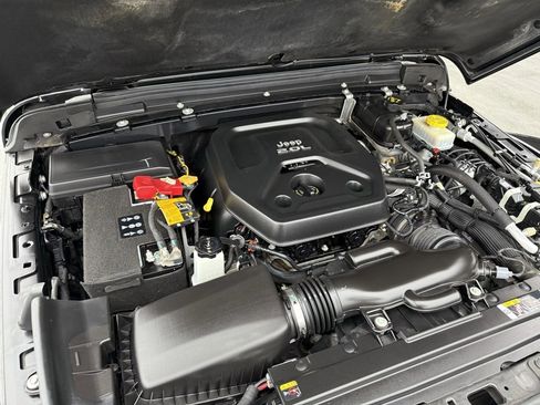 Used 2022 Jeep Wrangler Unlimited Rubicon image 14