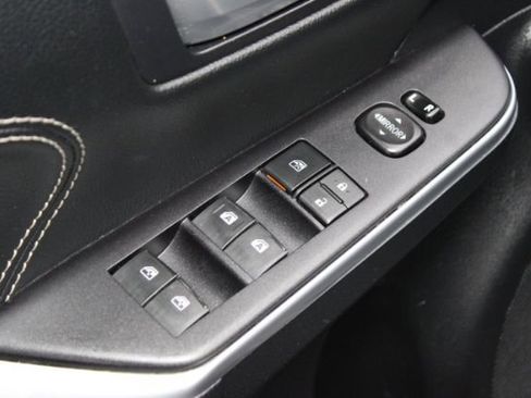 Used 2015 Toyota Camry XLE image 10